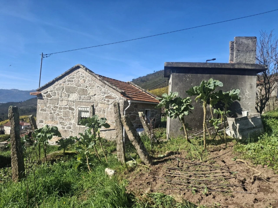 Moradia T2 para Venda em Riba de Mouro Foto 7