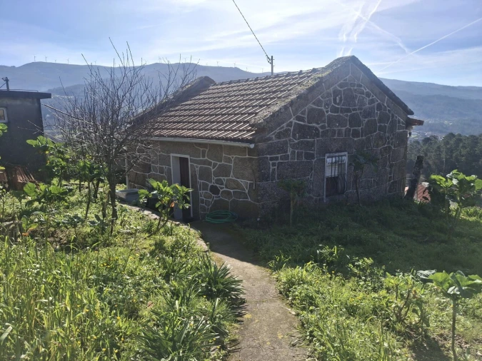 Moradia T2 para Venda em Riba de Mouro Foto 1