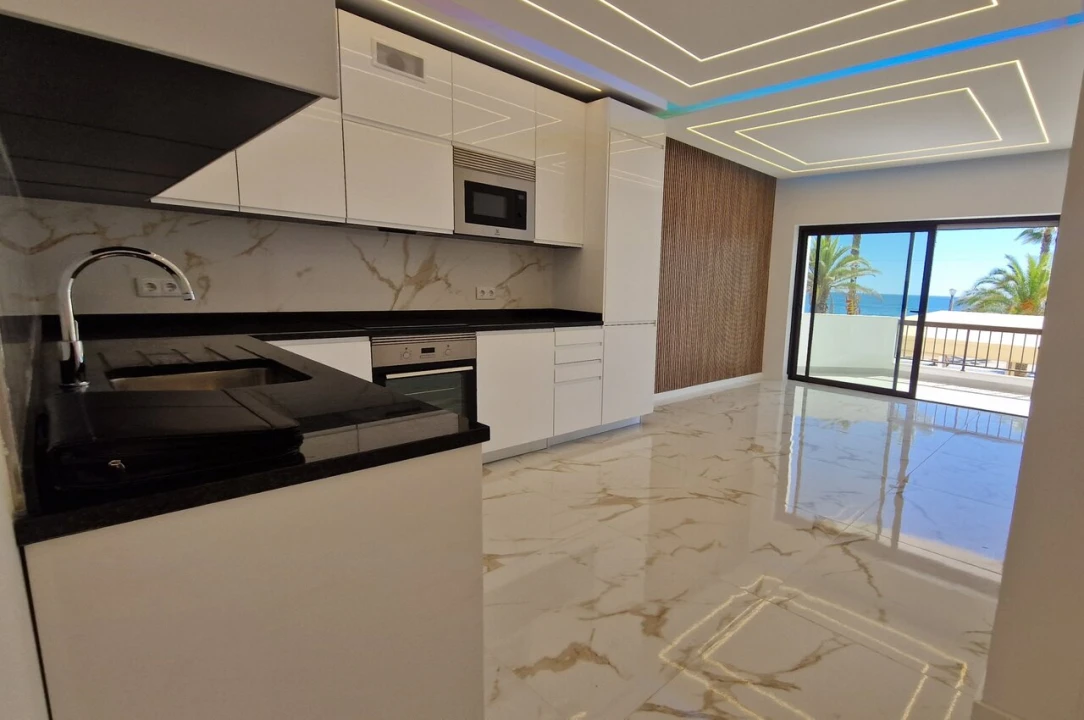 Apartamento T3 para Venda em Quarteira Foto 3