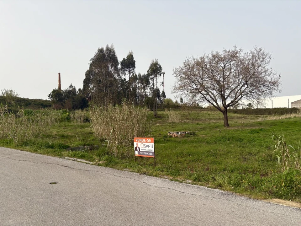 Terreno para Venda em Calvaria de Cima Foto 3
