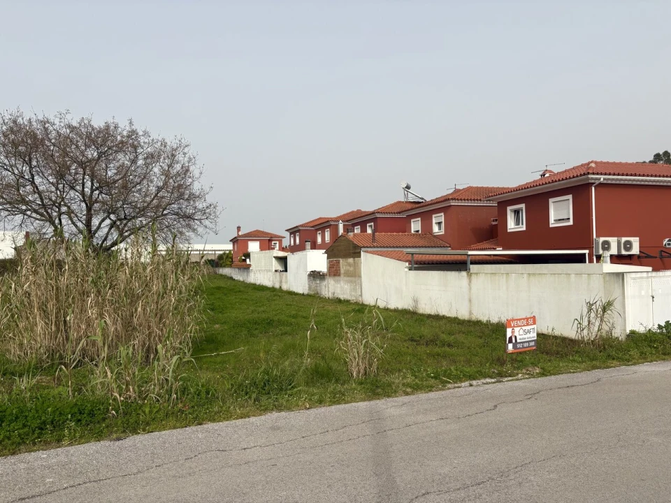 Terreno para Venda em Calvaria de Cima Foto 4