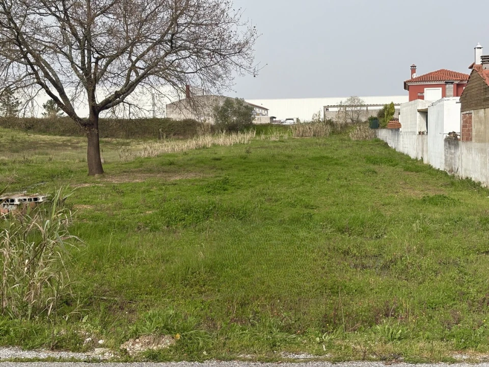 Terreno para Venda em Calvaria de Cima Foto 2