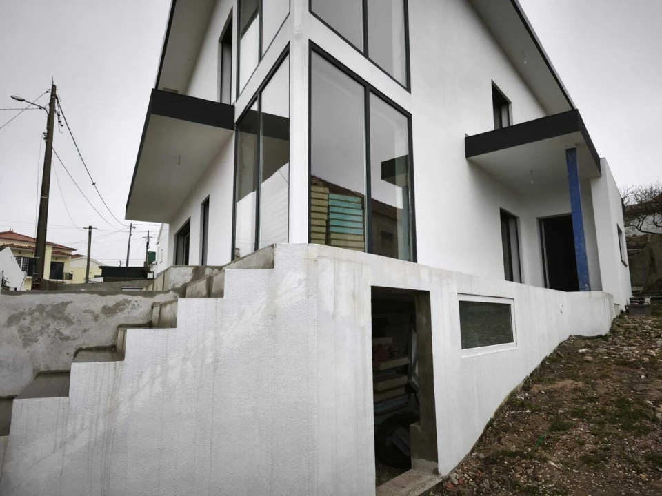 Moradia T3 para Venda em Encarnação Foto 3