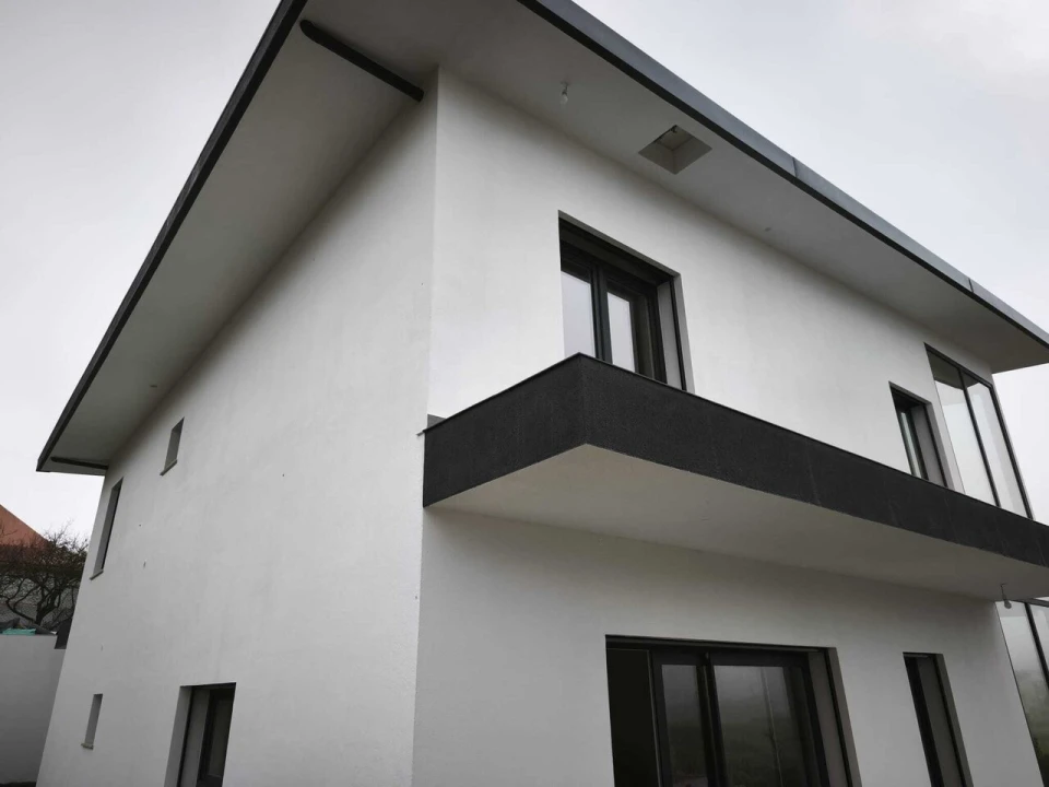 Moradia T3 para Venda em Encarnação Foto 6