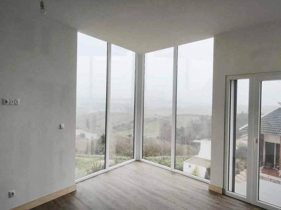 Moradia T3 para Venda em Encarnação Foto 8