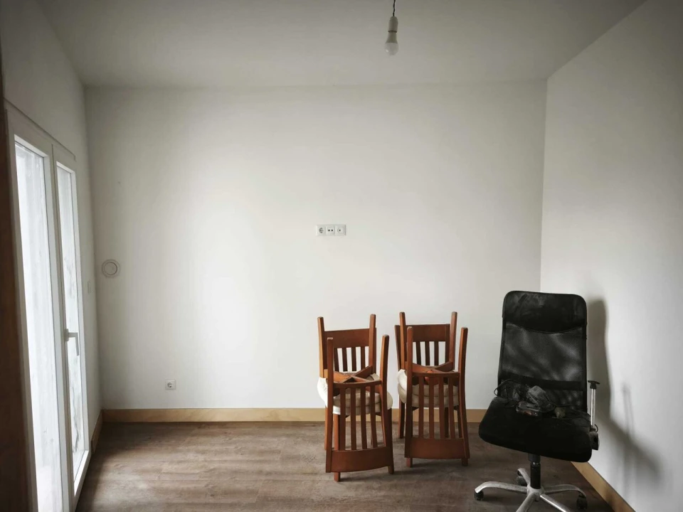 Moradia T3 para Venda em Encarnação Foto 36