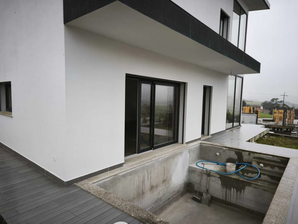 Moradia T3 para Venda em Encarnação Foto 40