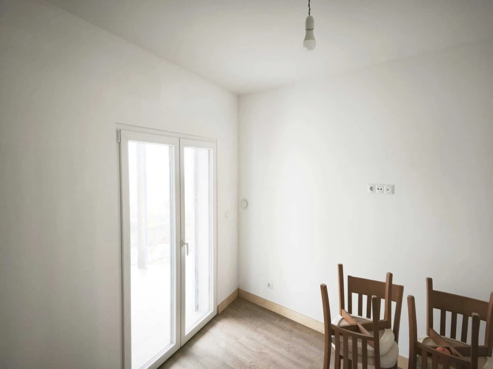 Moradia T3 para Venda em Encarnação Foto 51