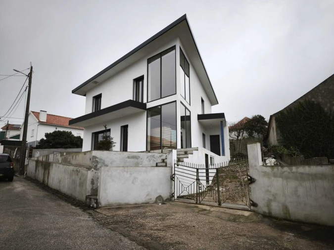 Moradia T3 para Venda em Encarnação Foto 2