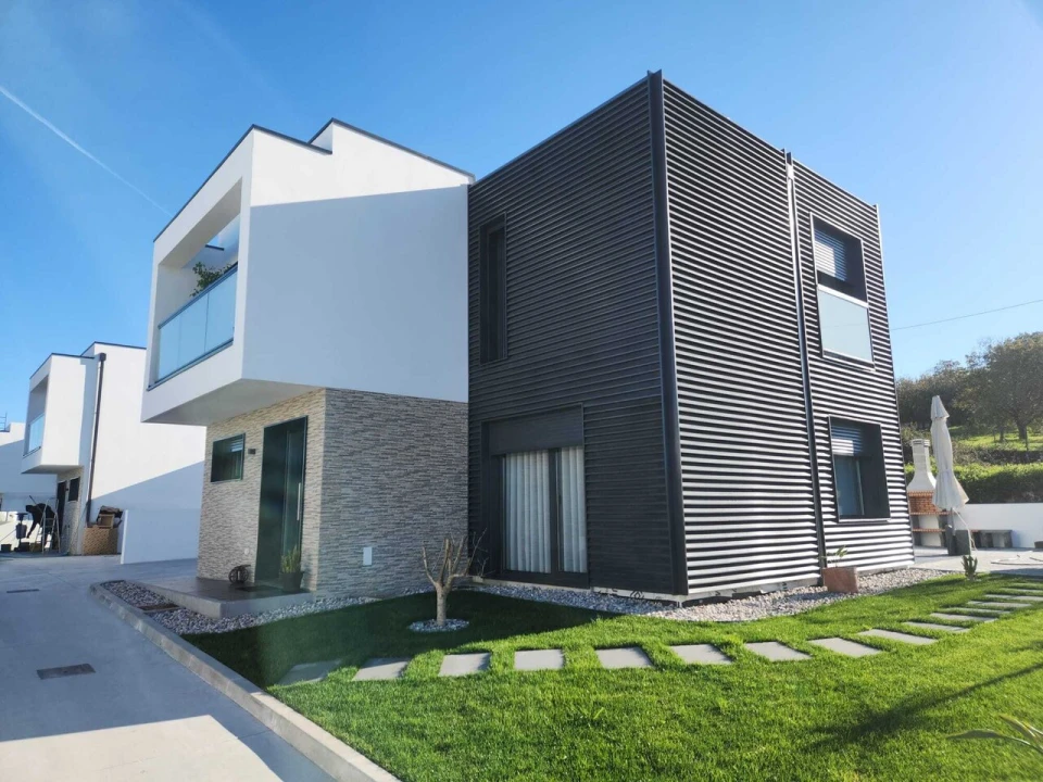 Moradia T4 para Venda em Pombal Foto 2