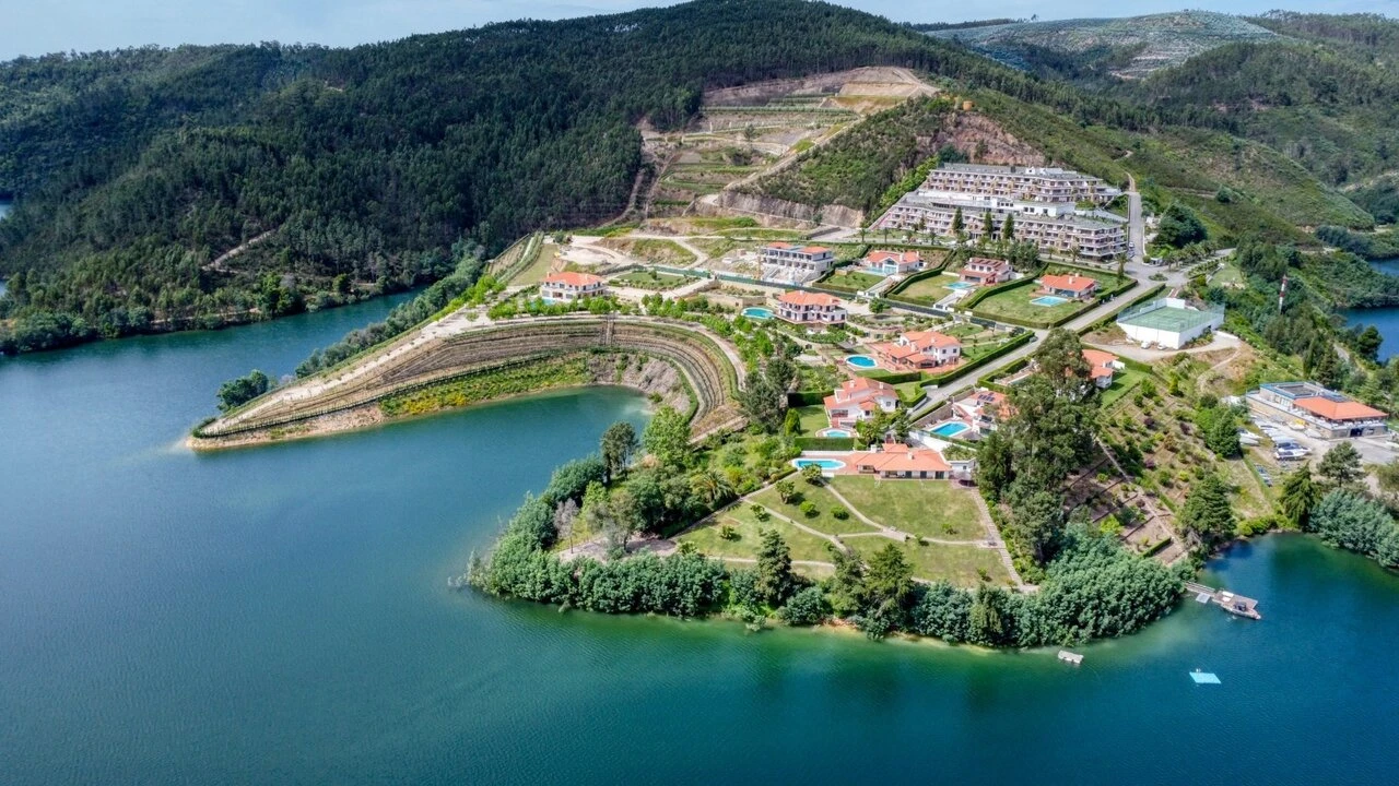 Quinta T3 para Venda em Aguas Belas Foto 39