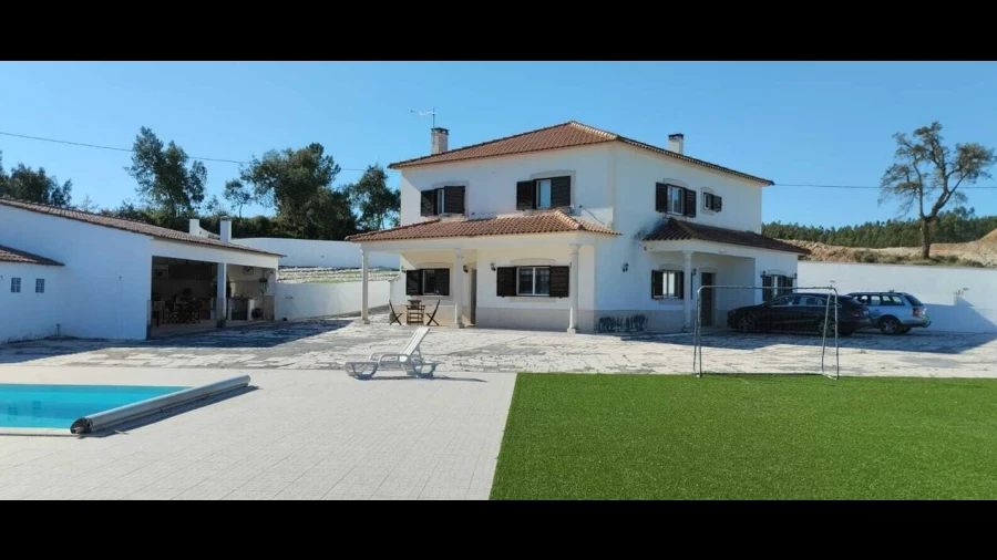 Moradia T6 para Venda em Alcanede