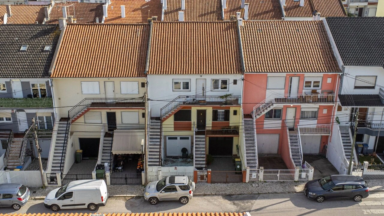 Apartamento T3 para Venda em Corroios Foto 24