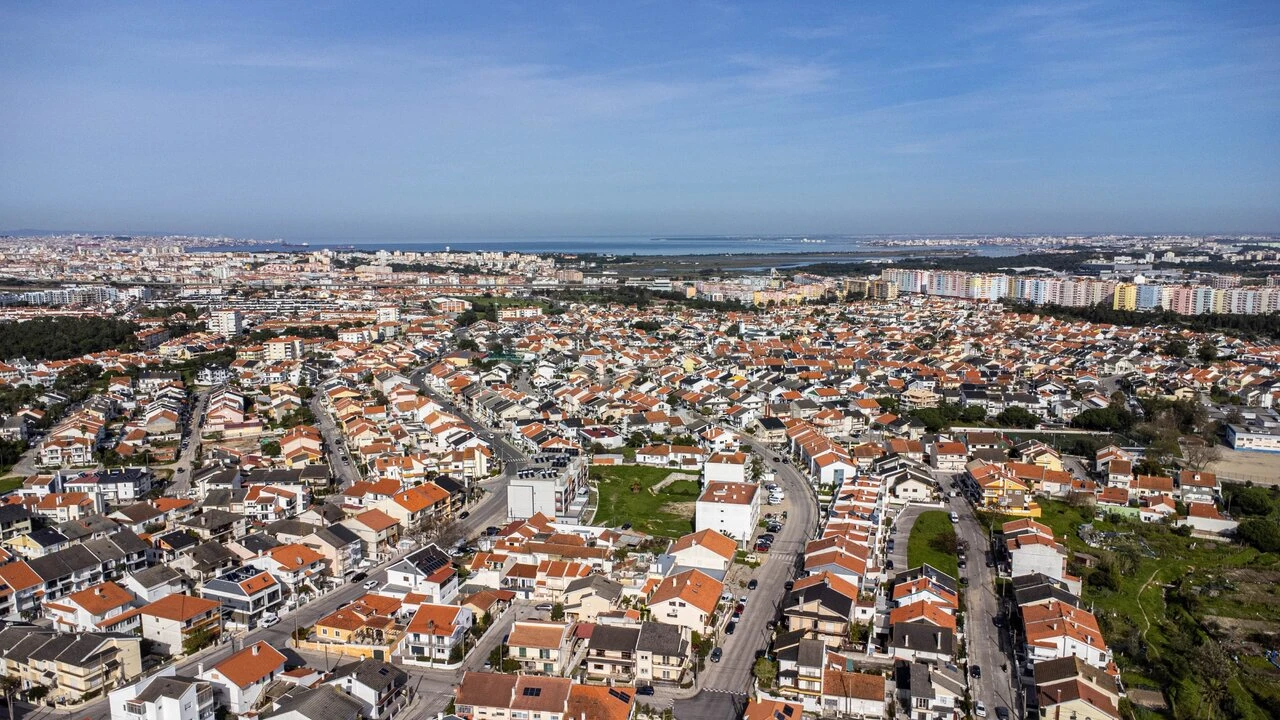 Apartamento T3 para Venda em Corroios Foto 25