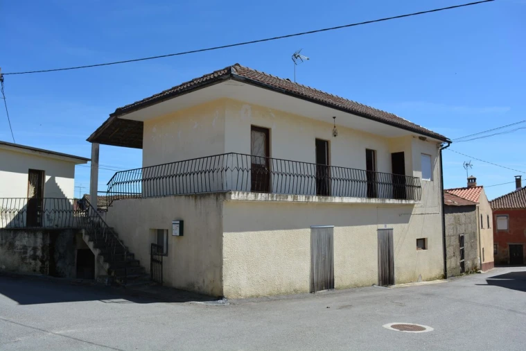 Moradia T4 para Venda em Bemposta