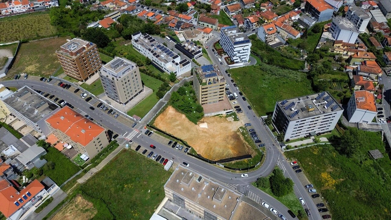Apartamento T2 para Venda em Oliveira do Douro Foto 2