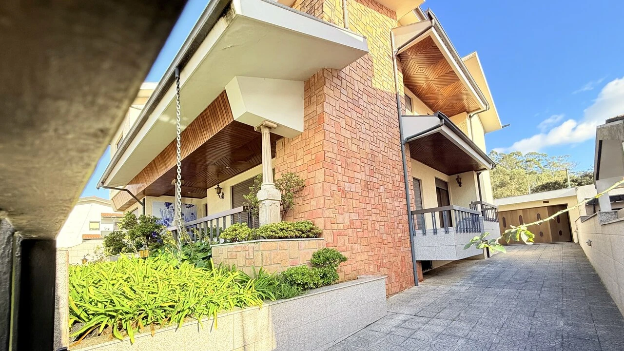 Moradia T6 para Venda em Vilar de Pinheiro Foto 24