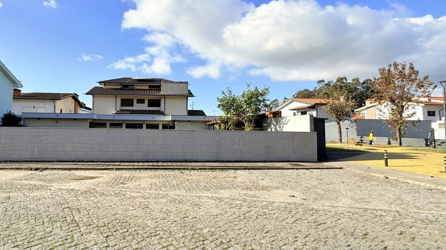 Moradia T6 para Venda em Vilar de Pinheiro Foto 27