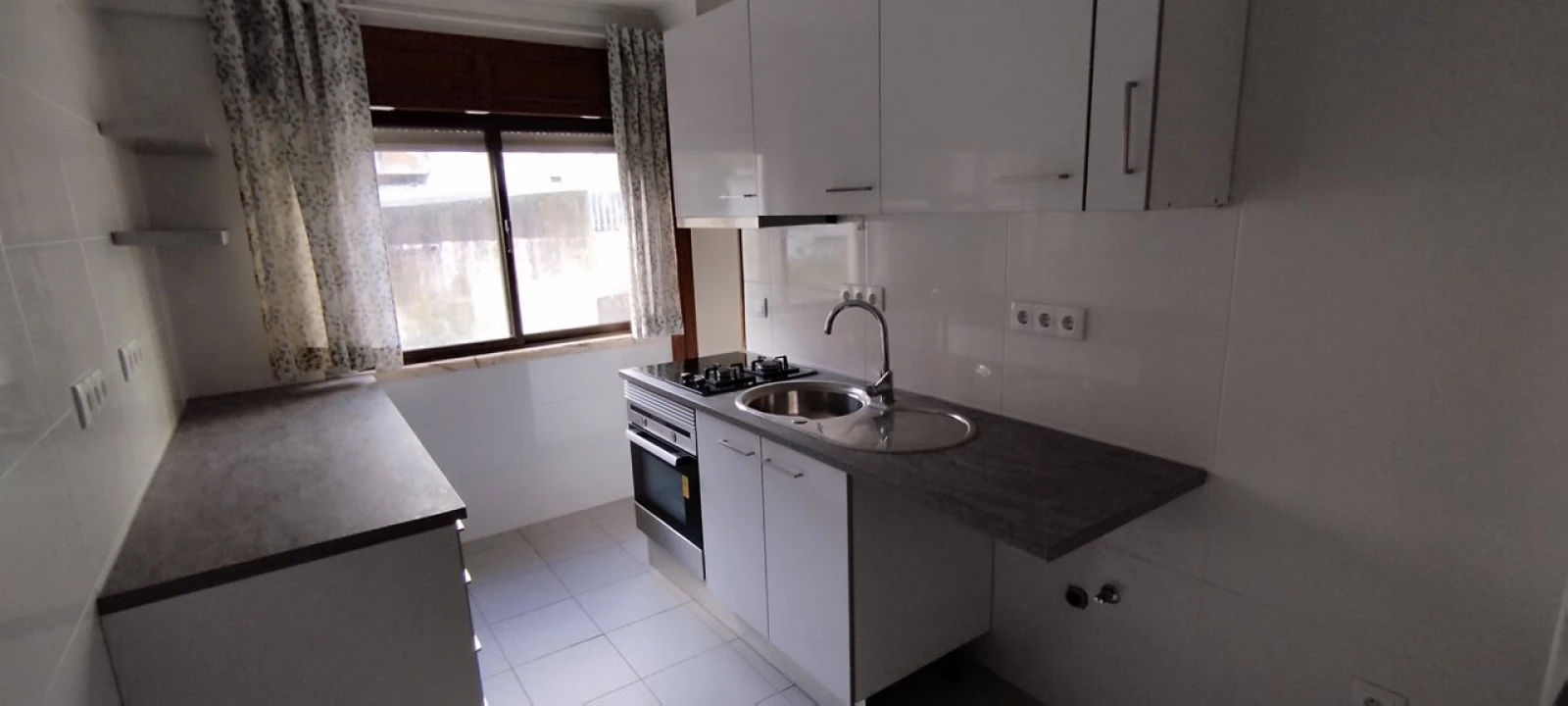 Apartamento T2 para Venda em Encosta do Sol Foto 2