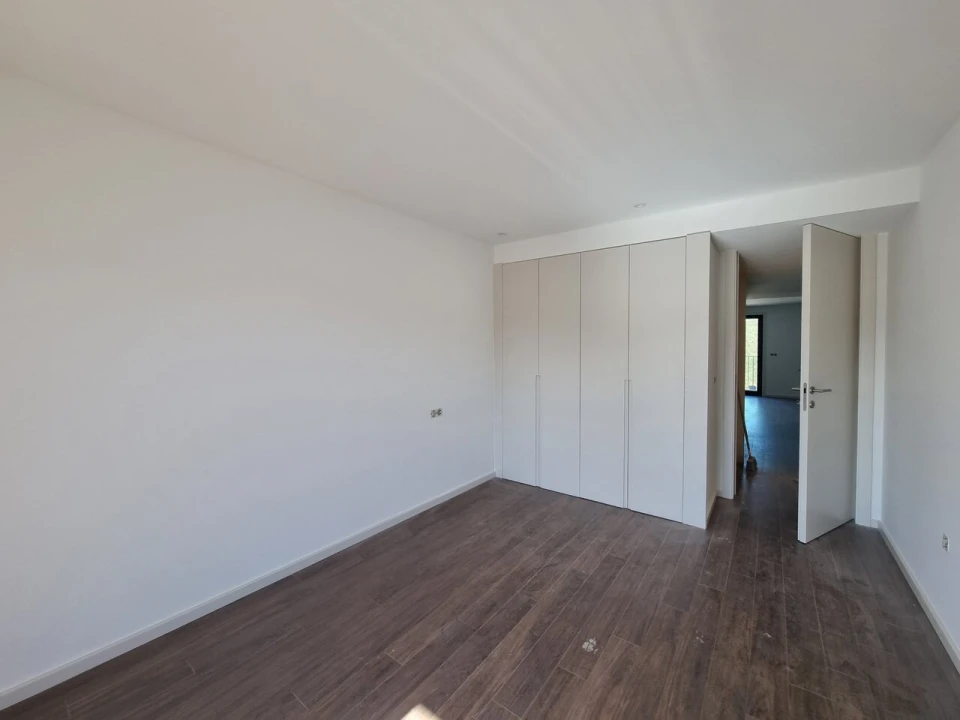 Moradia T4 para Venda em Valongo Foto 44