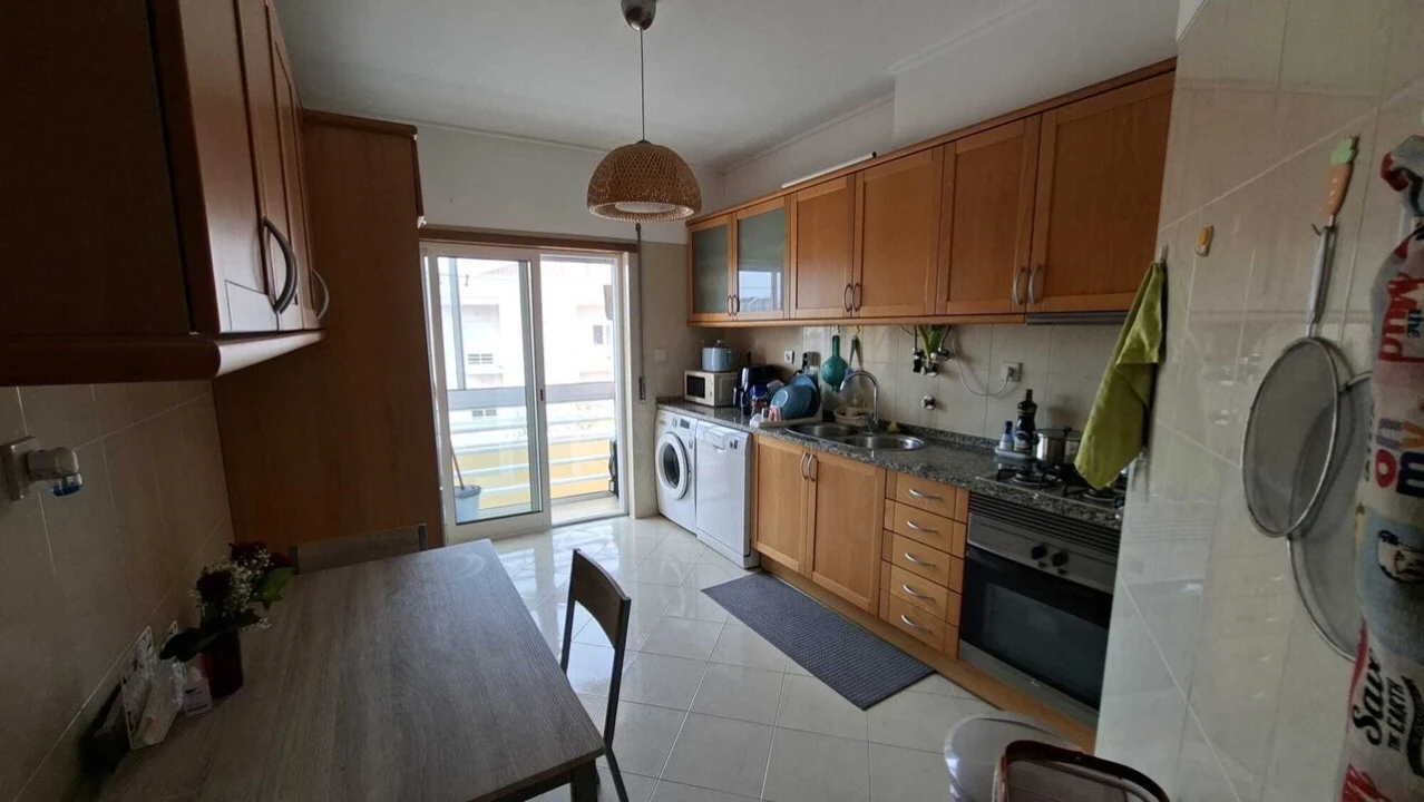 Apartamento T3 para Venda em Corroios Foto 27