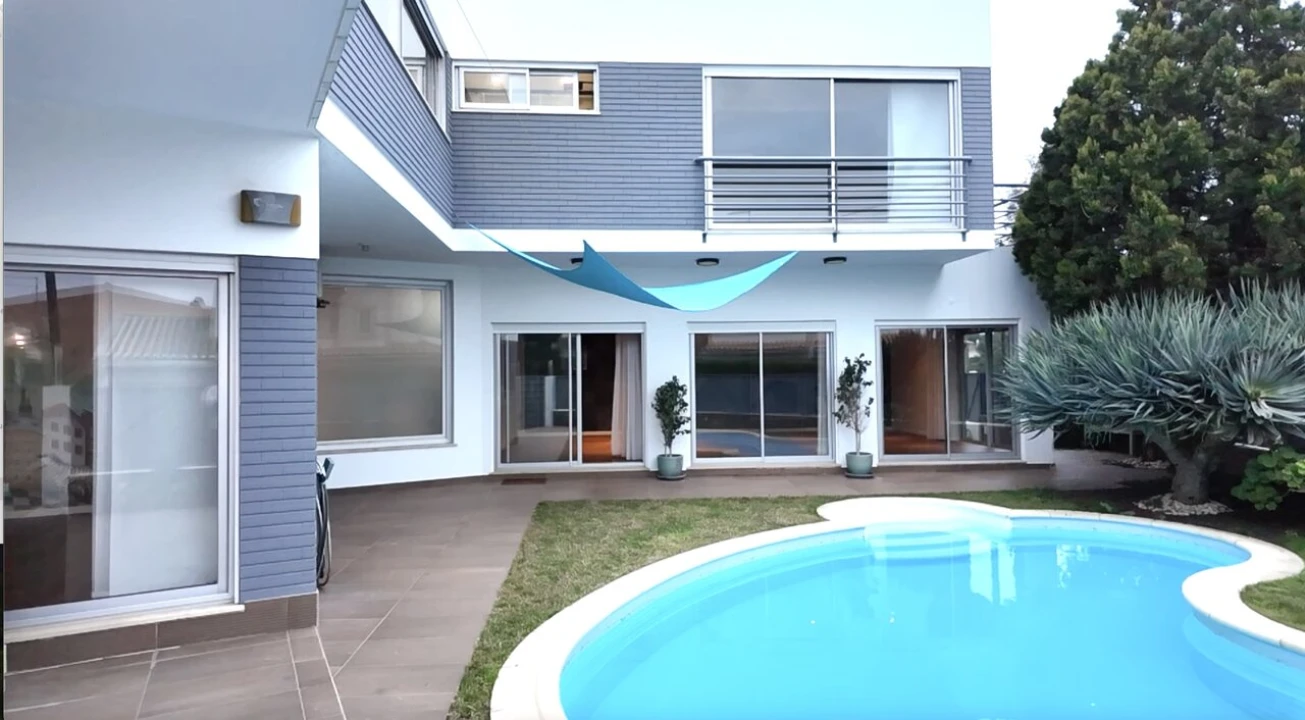 Moradia T5 para Venda em Alvor Foto 2