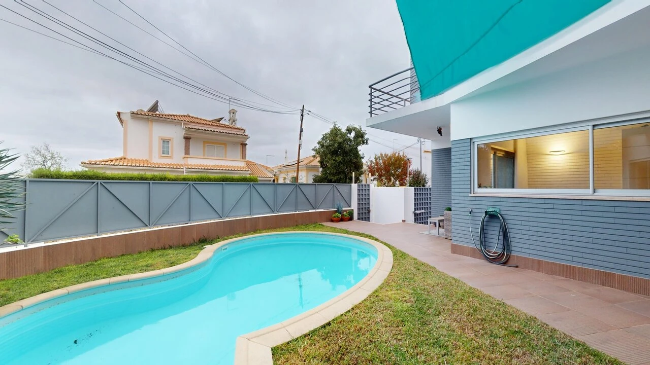 Moradia T5 para Venda em Alvor Foto 5