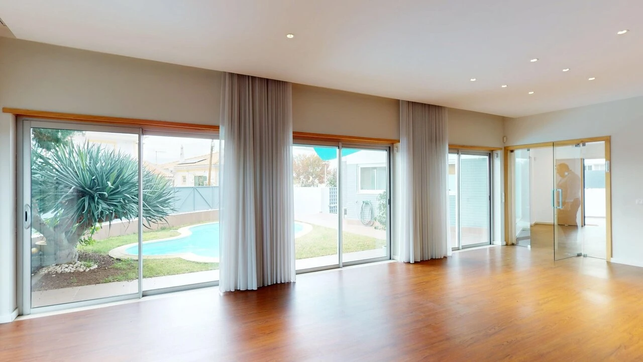 Moradia T5 para Venda em Alvor Foto 8