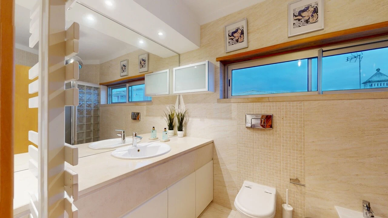 Moradia T5 para Venda em Alvor Foto 27