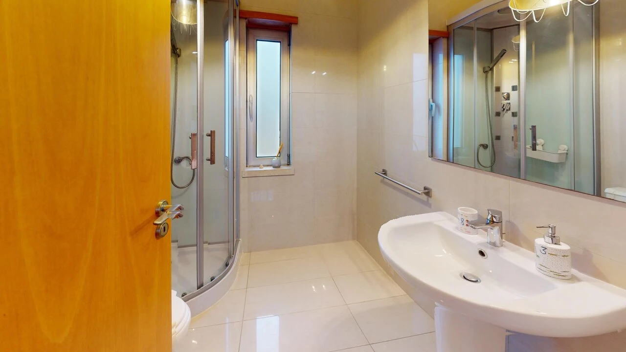 Moradia T5 para Venda em Alvor Foto 36