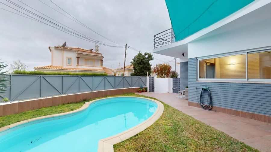 Moradia T5 para Venda em Alvor Foto 5