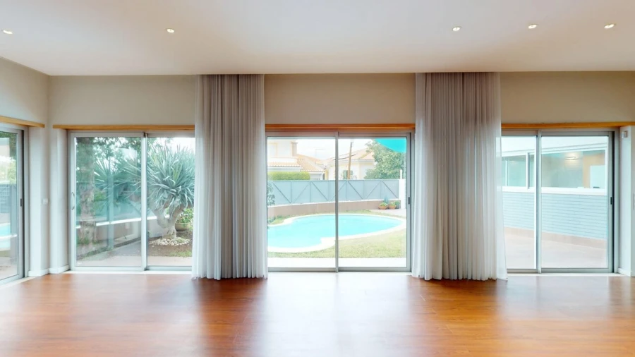 Moradia T5 para Venda em Alvor Foto 6