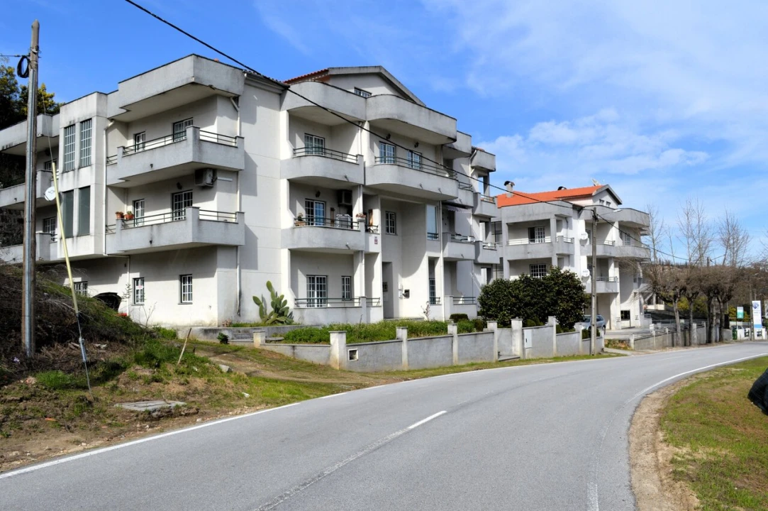 Apartamento T0 para Venda em Canas de Senhorim Foto 12