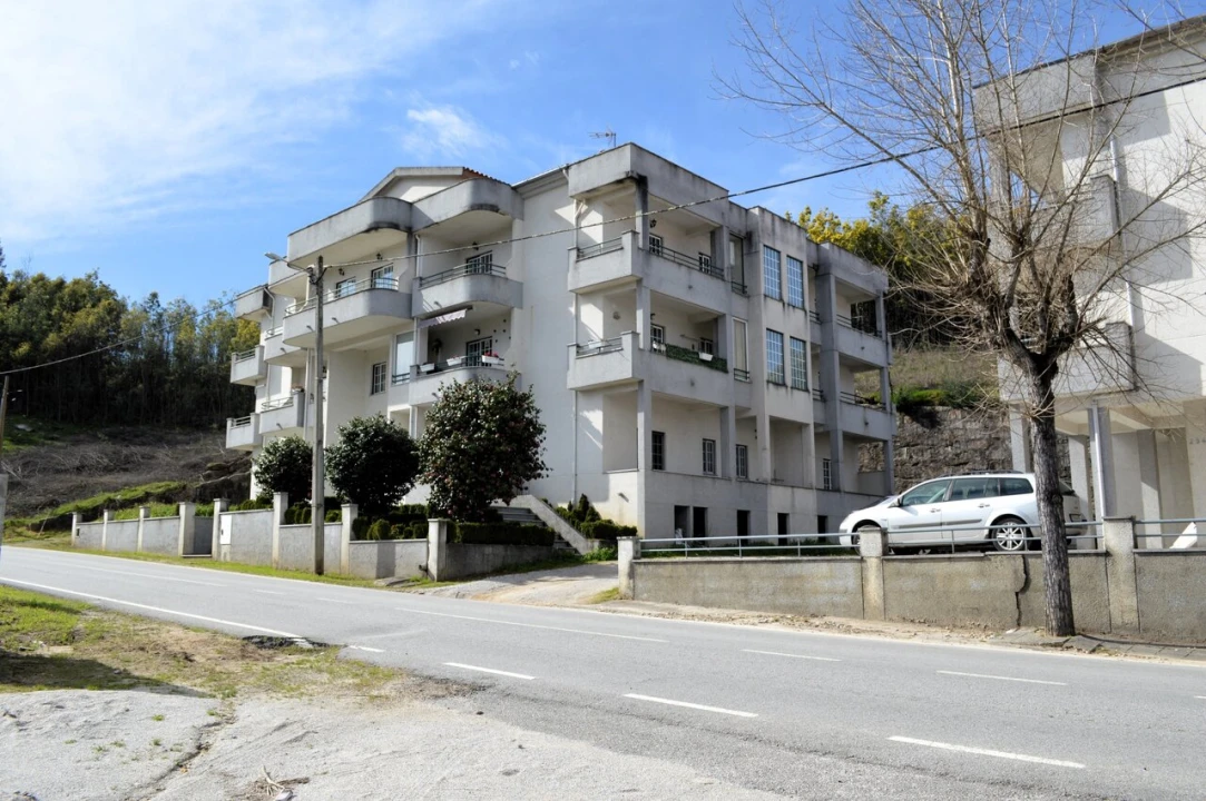 Apartamento T0 para Venda em Canas de Senhorim Foto 14