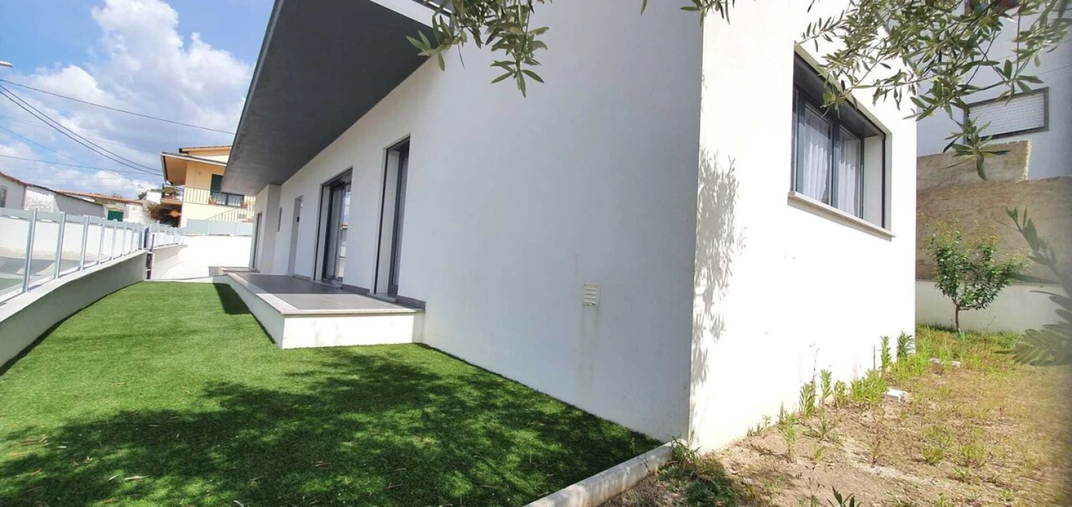 Moradia T4 para Venda em Marrazes e Barosa Foto 1