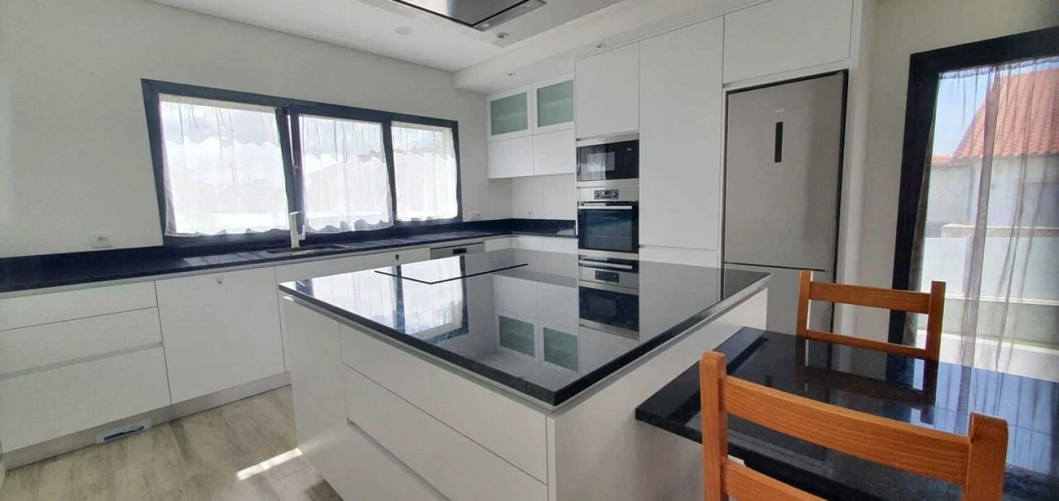 Moradia T4 para Venda em Marrazes e Barosa Foto 5
