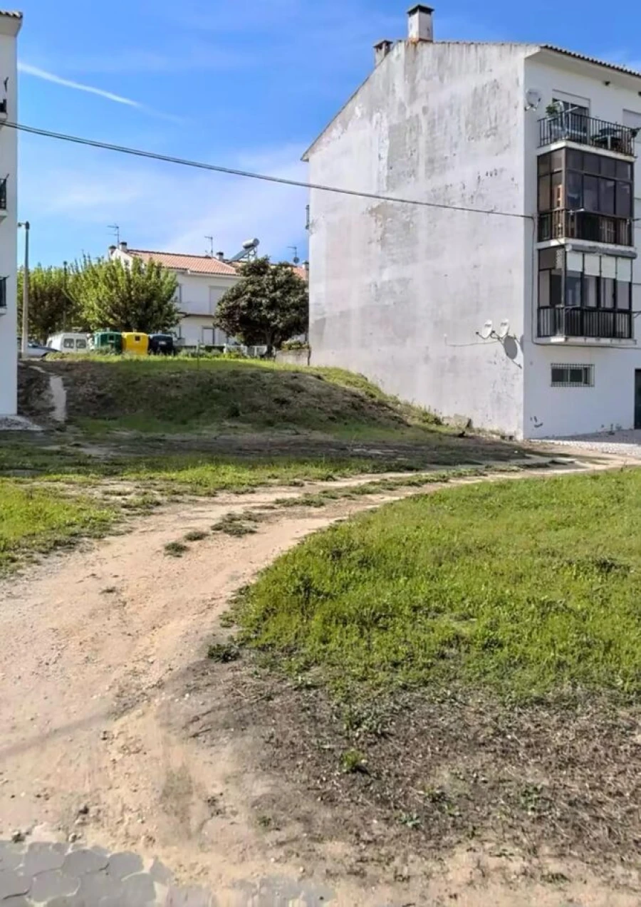Terreno para Venda em Aveiras de Baixo Foto 3