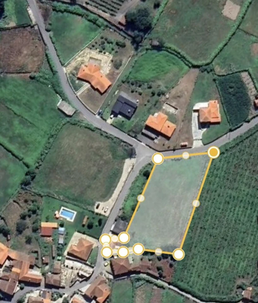 Moradia T7 para Venda em Riba de Mouro Foto 4