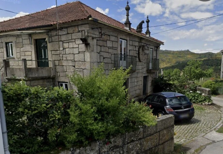 Moradia T7 para Venda em Riba de Mouro Foto 3