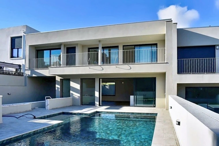 Moradia T3 para Venda em Barcarena Foto 2