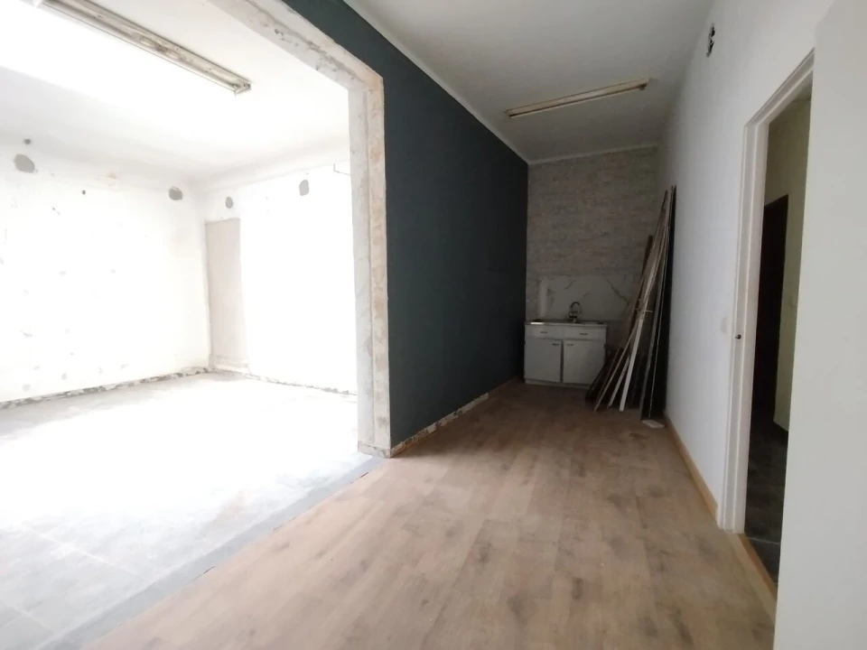 Loja para Arrendamento em Leiria, Pousos, Barreira e Cortes Foto 3