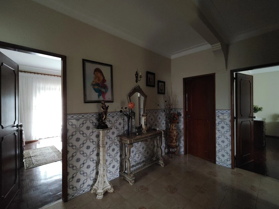 Moradia T4 para Venda em Pussos São Pedro Foto 23