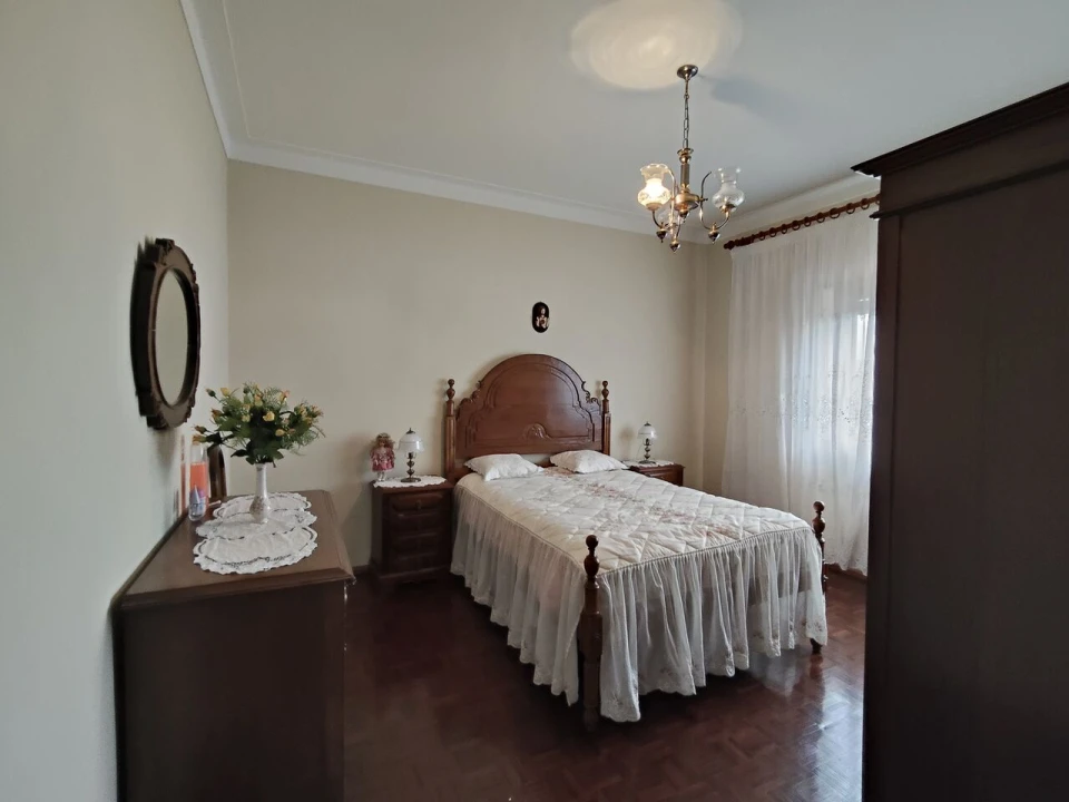 Moradia T4 para Venda em Pussos São Pedro Foto 32