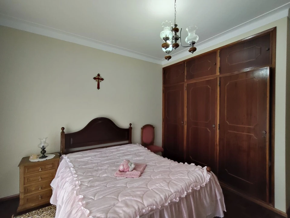 Moradia T4 para Venda em Pussos São Pedro Foto 33