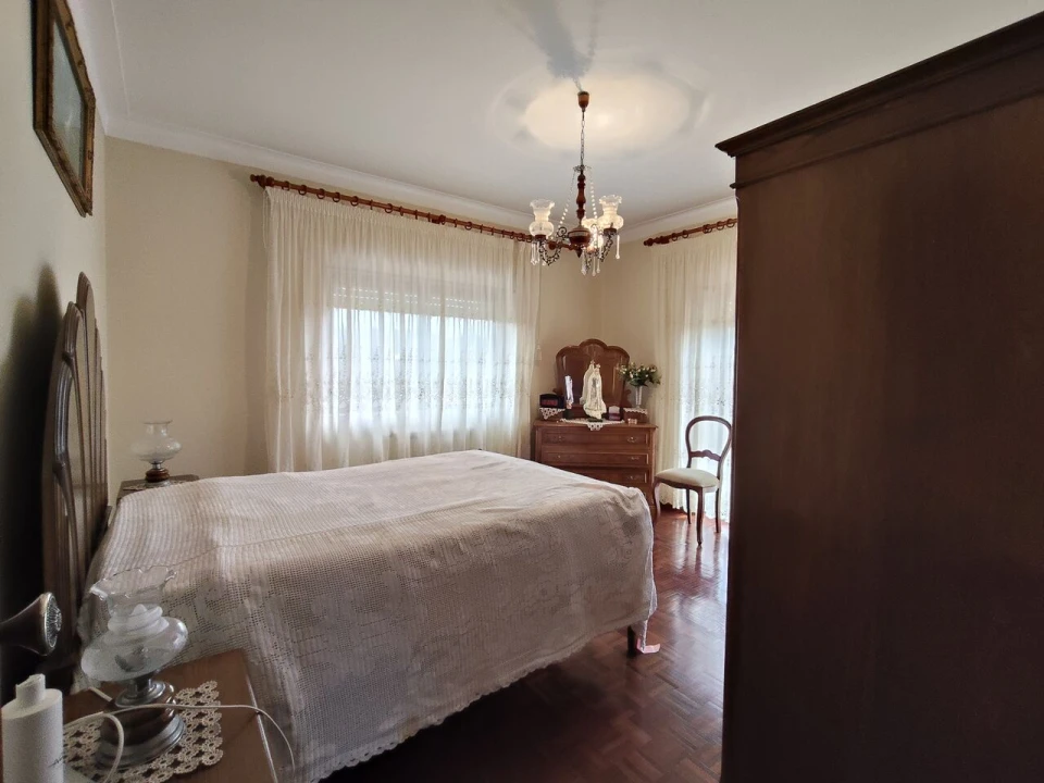 Moradia T4 para Venda em Pussos São Pedro Foto 35