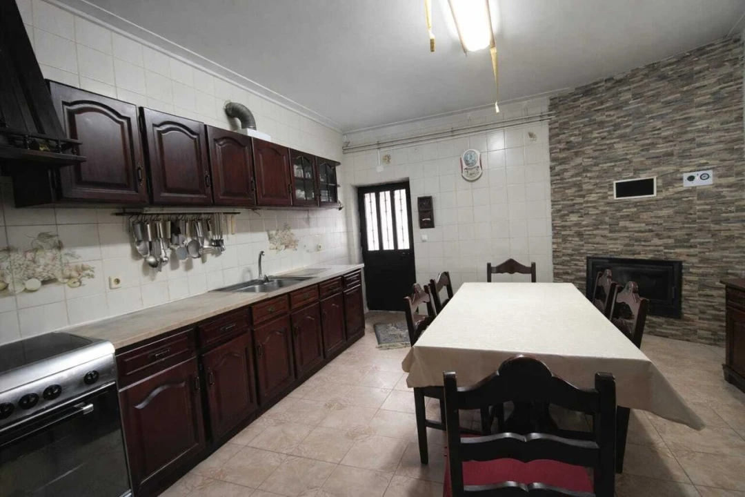 Moradia T4 para Venda em Pussos São Pedro Foto 6