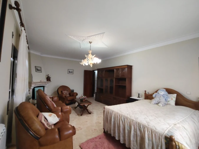 Moradia T4 para Venda em Pussos São Pedro Foto 25