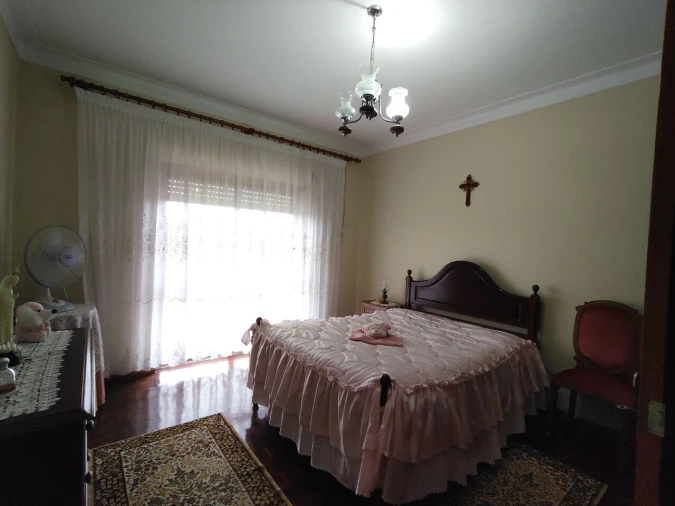 Moradia T4 para Venda em Pussos São Pedro Foto 34