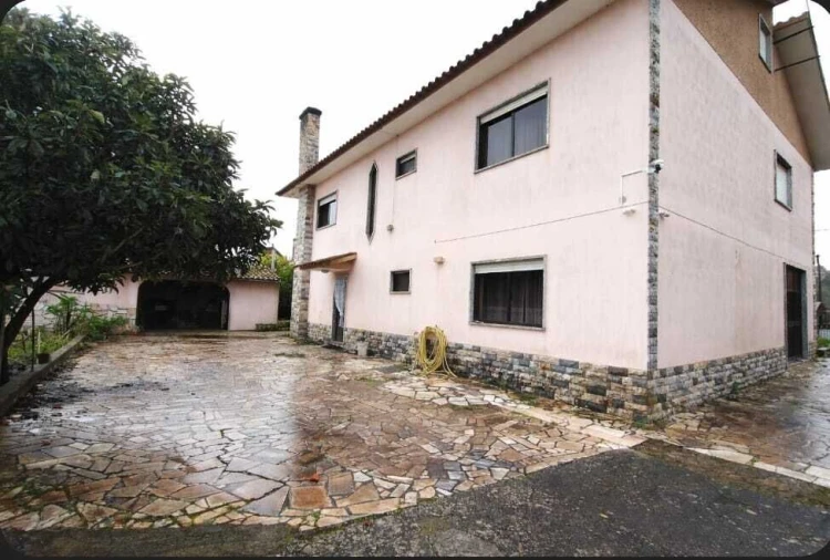 Moradia T4 para Venda em Pussos São Pedro Foto 43