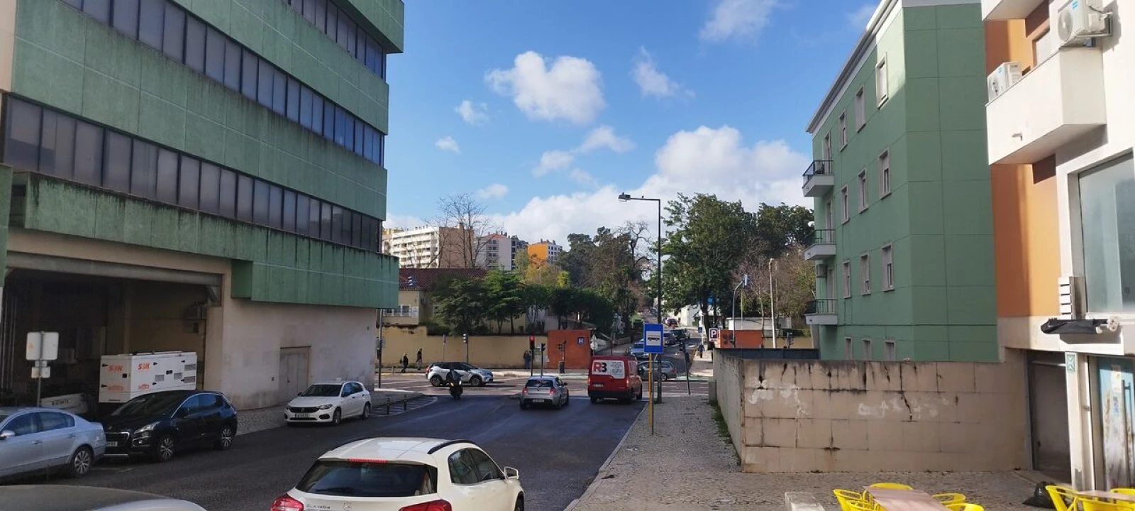 Loja para Arrendamento em Lumiar Foto 1